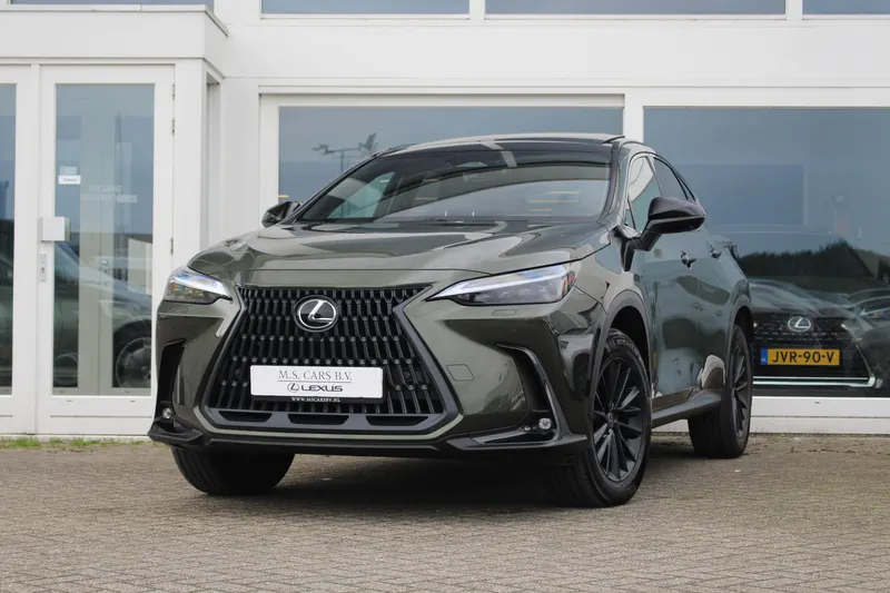 Lexus NX (2025)