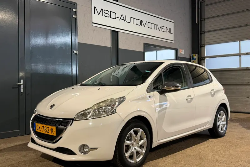 Peugeot 208 (2015)