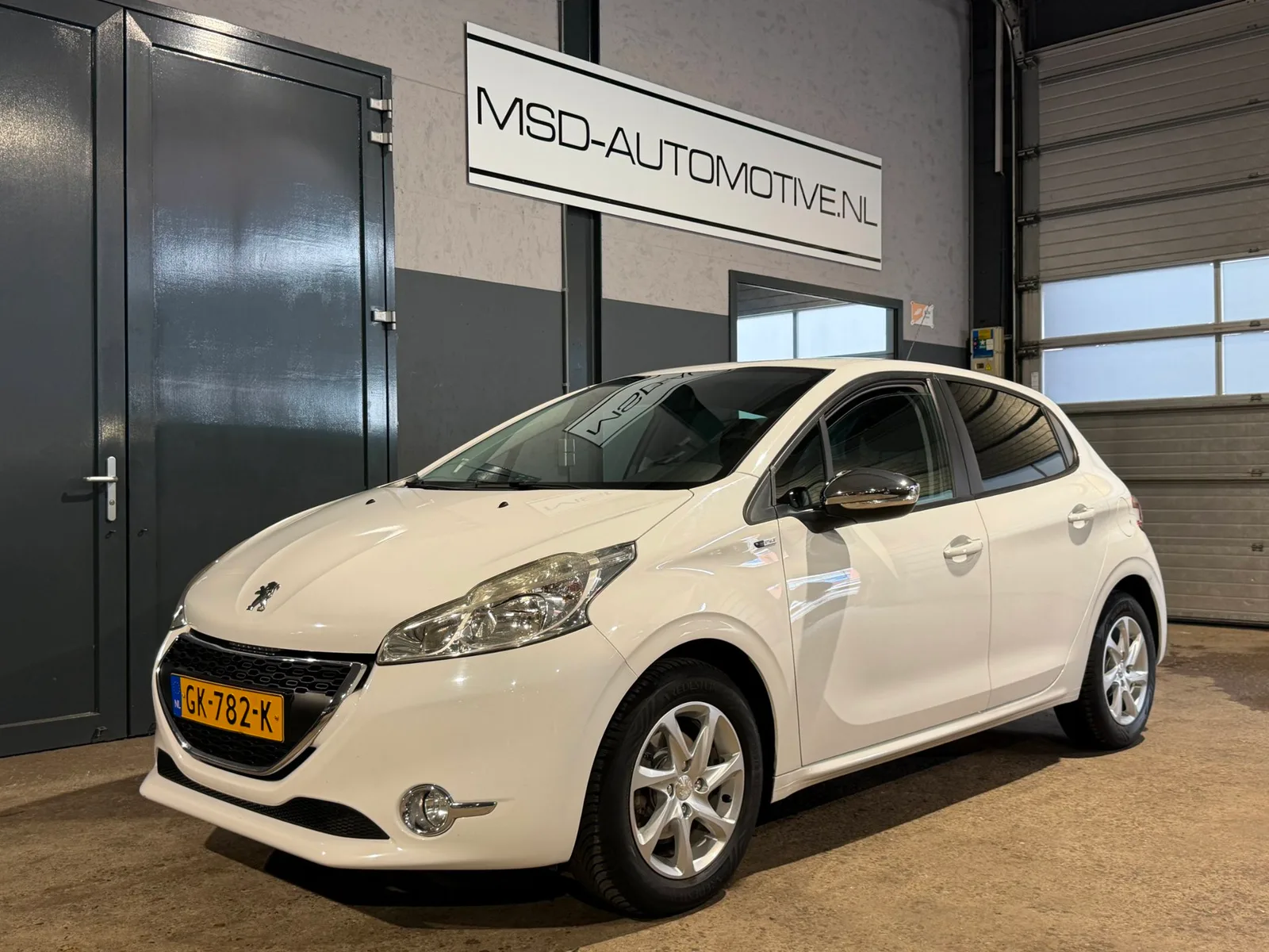 Peugeot 208 (2015) — foto 1
