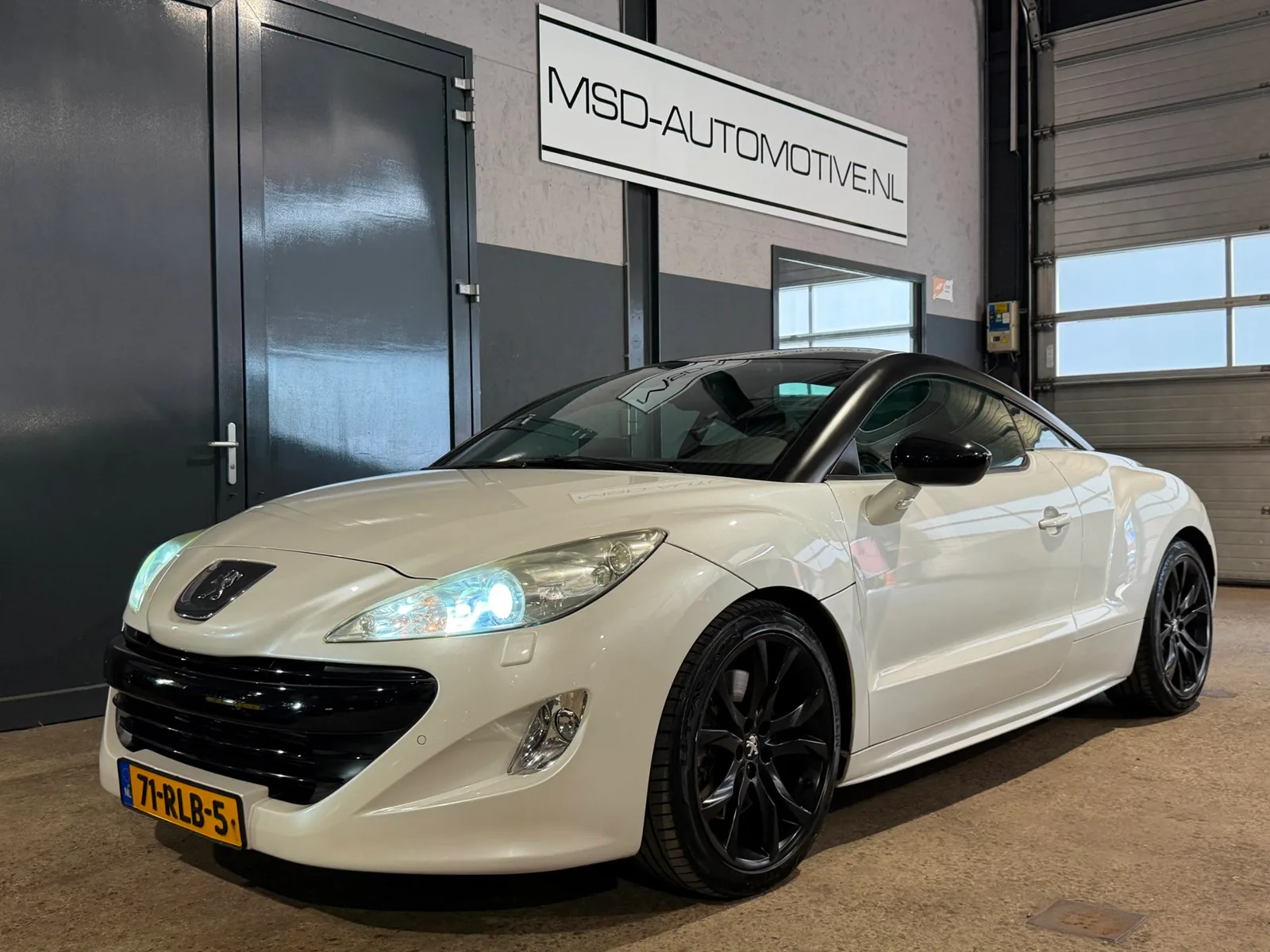 Peugeot RCZ (2011) — foto 1