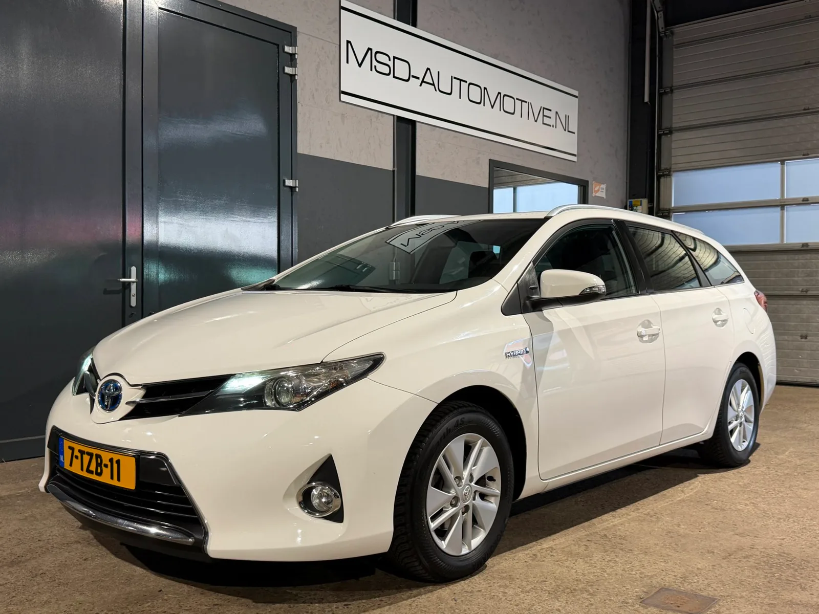 Toyota Auris (2014) — foto 1