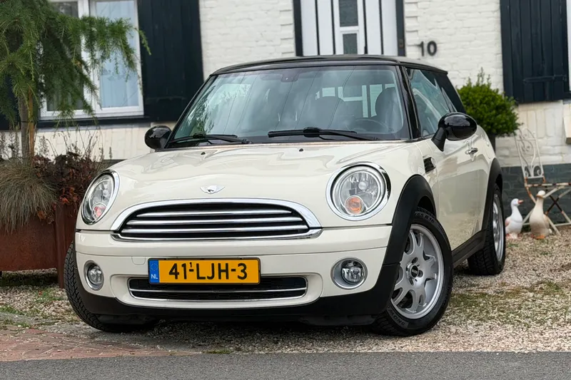 MINI Cooper (2010)