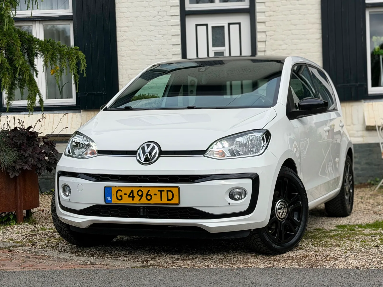 Volkswagen Up! (2016) — foto 1