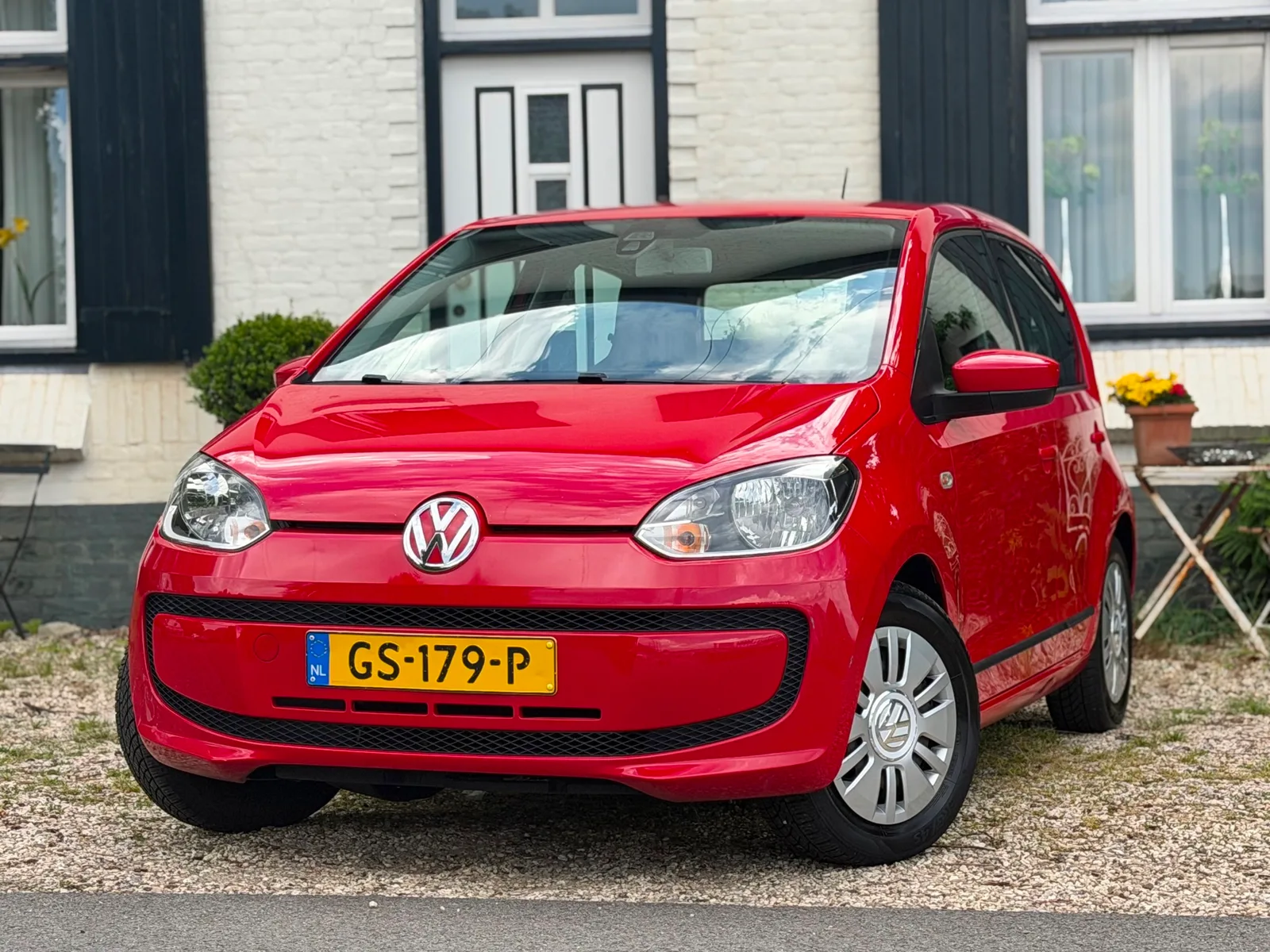 Volkswagen Up! (2015) — foto 1