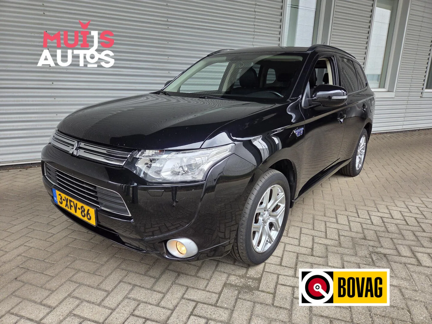 Mitsubishi Outlander (2014) — foto 1