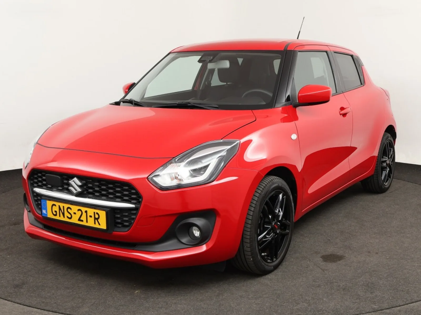Suzuki Swift (2023) — foto 1