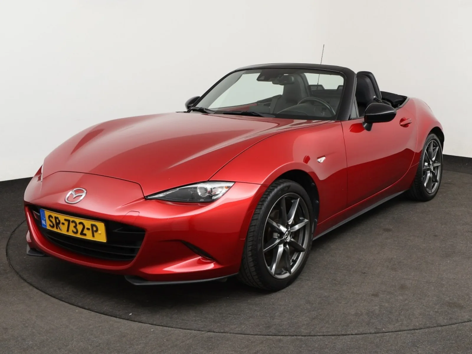 Mazda MX-5 (2018) — foto 1