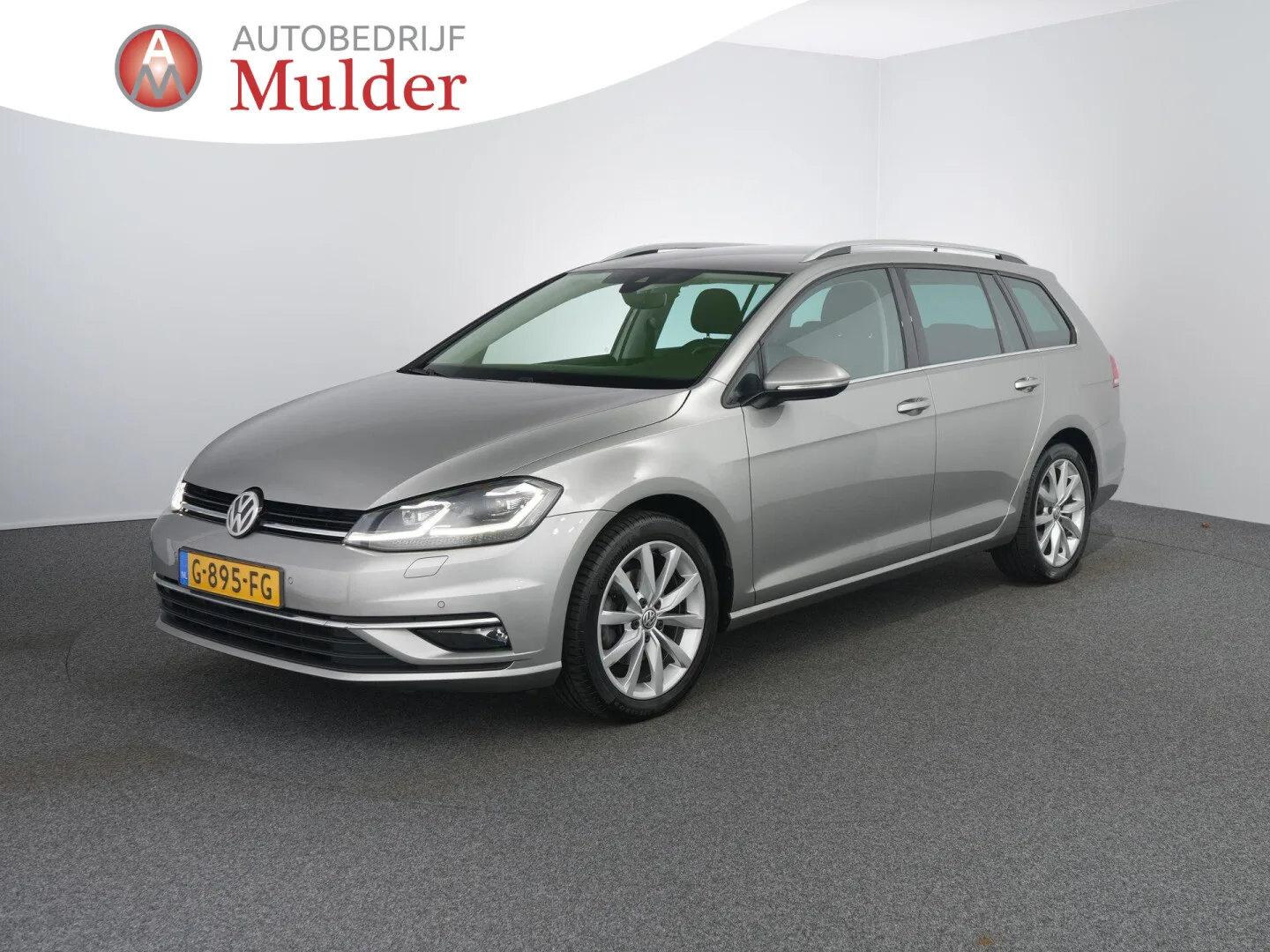 Volkswagen Golf (2019) — foto 1