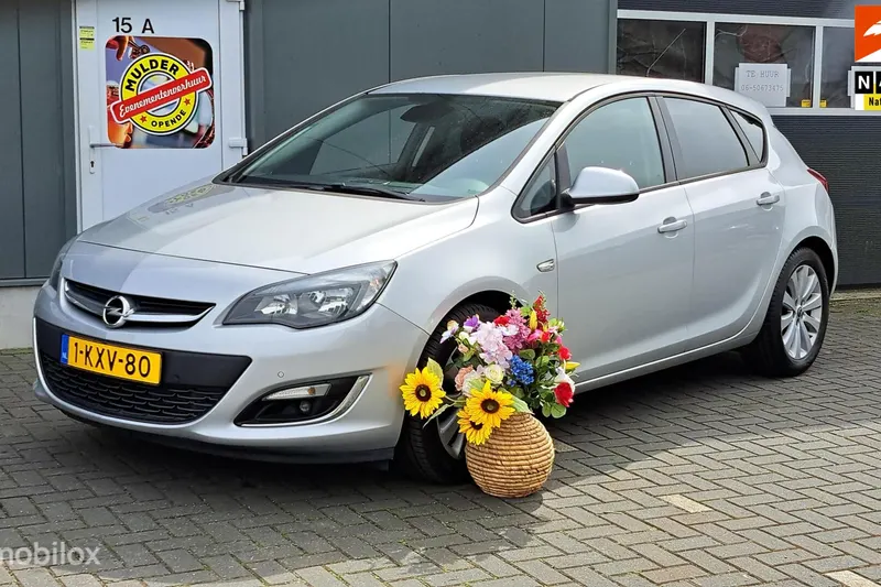 Opel Astra (2013)
