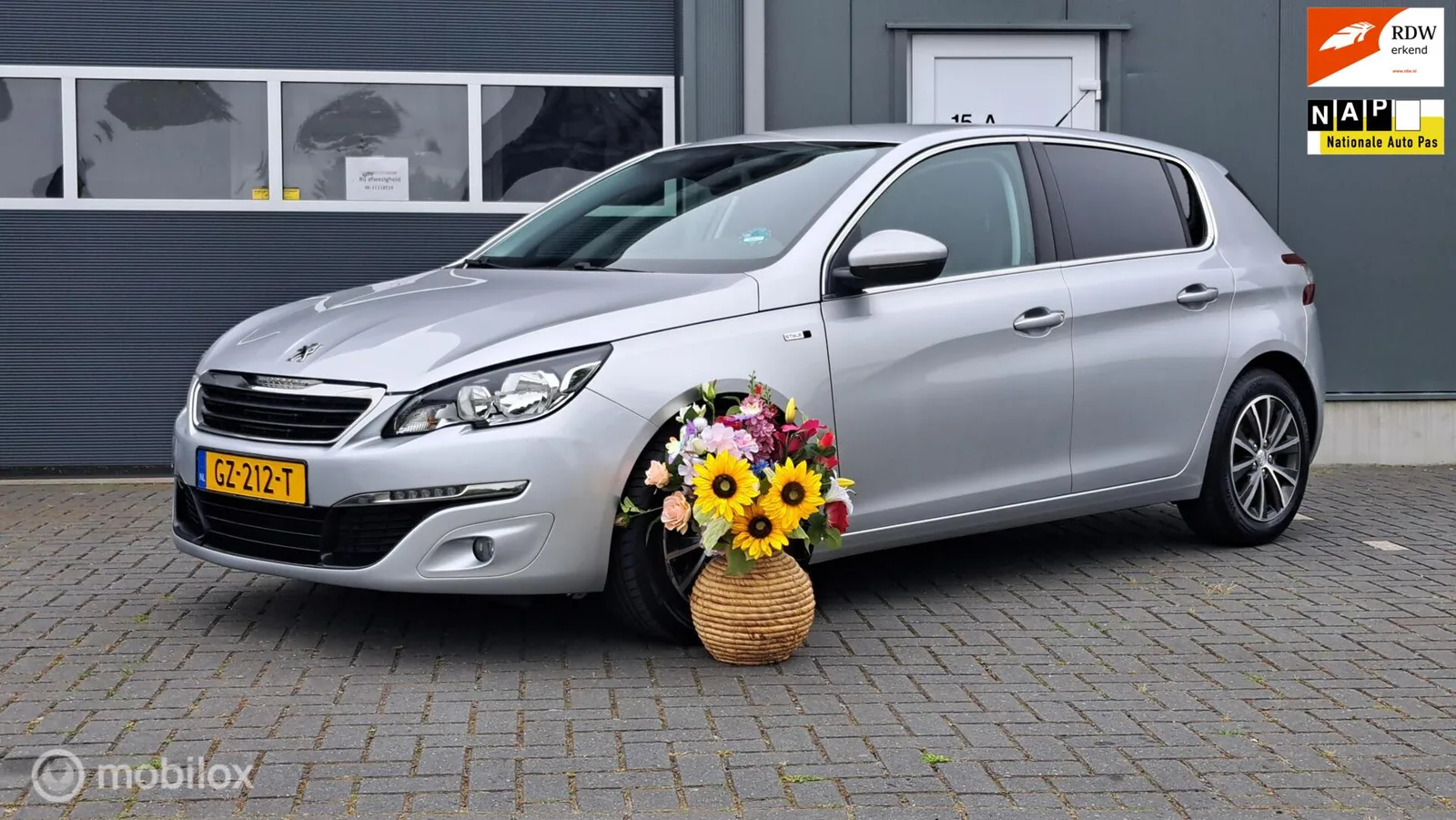 Peugeot 308 (2015) — foto 1