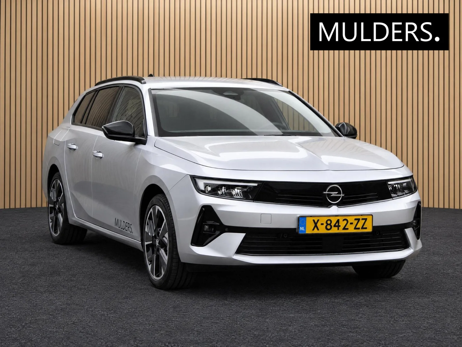 Opel Astra (2024) — foto 1