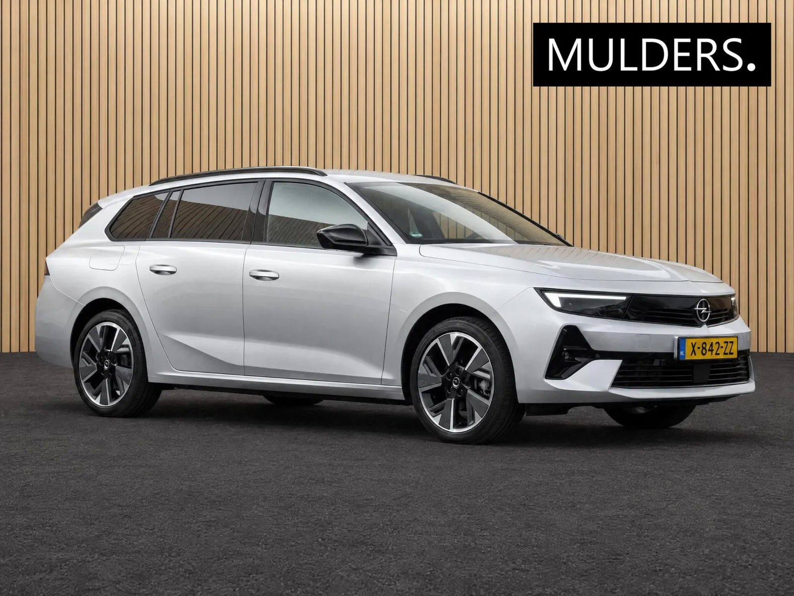 Opel Astra (2024) — foto 1