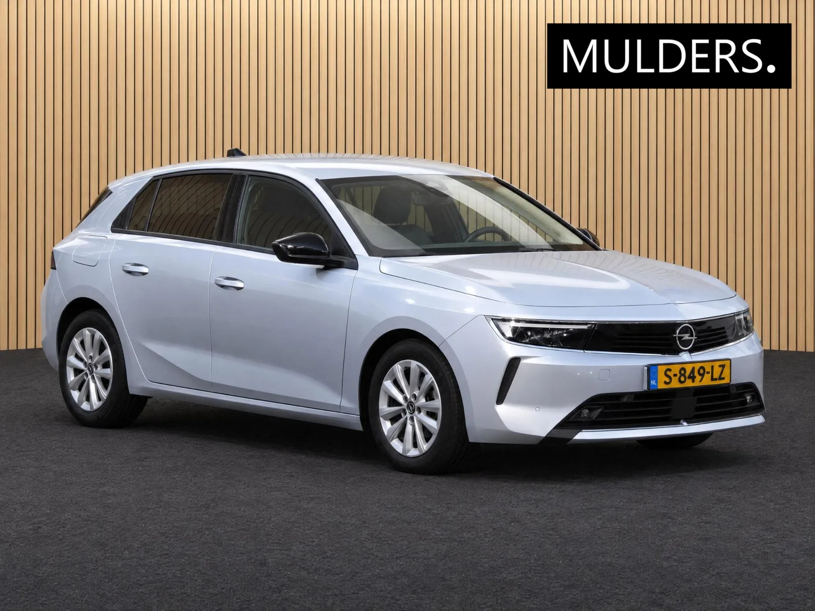 Opel Astra (2023) — foto 1