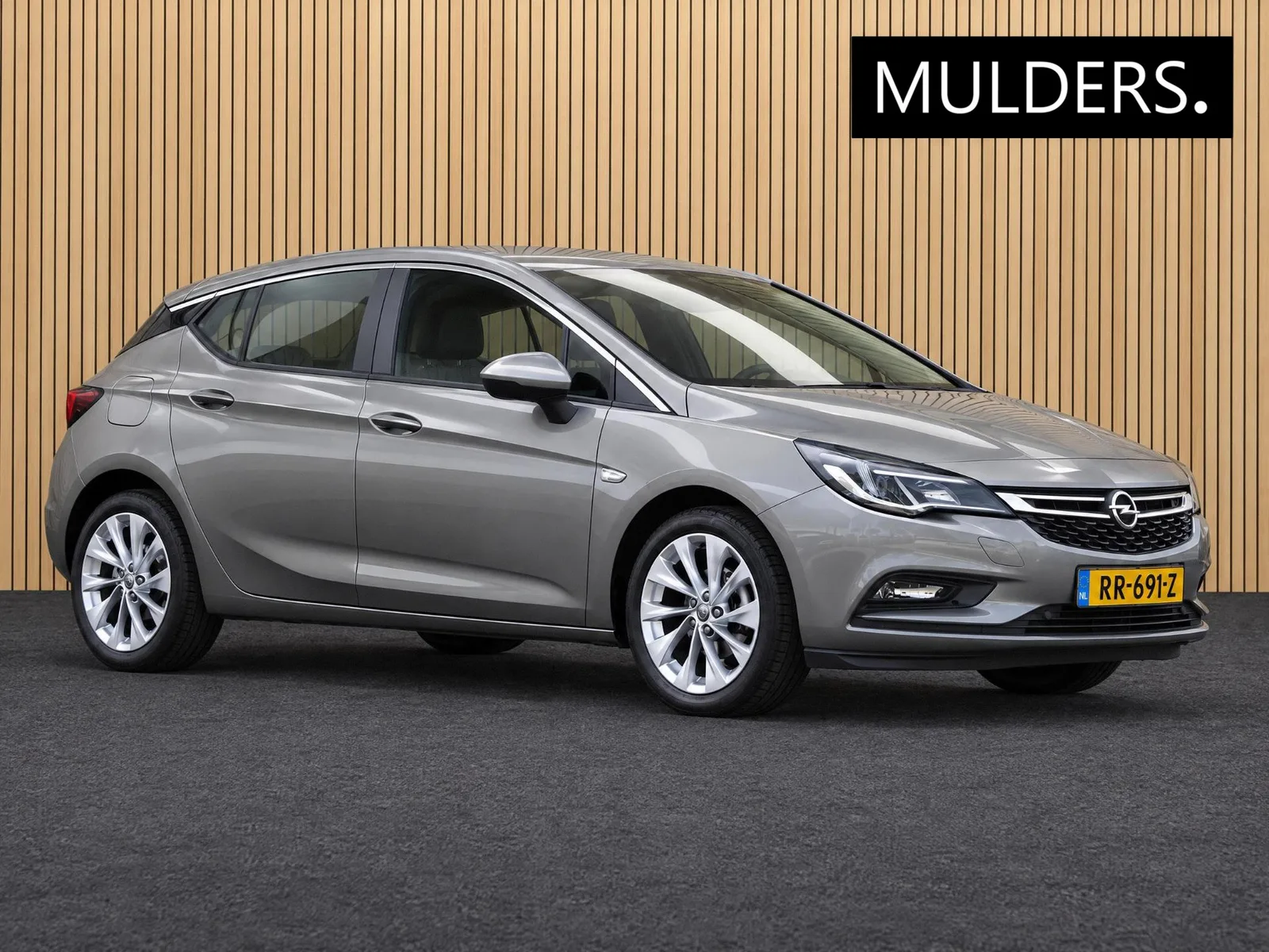 Opel Astra (2018) — foto 1
