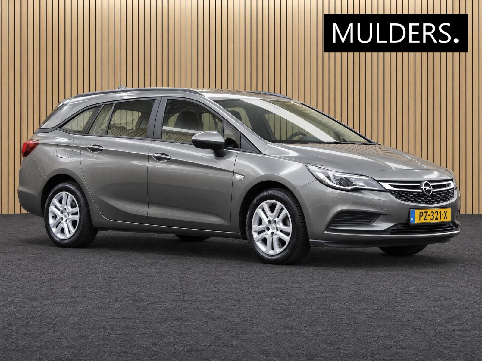 Opel Astra (2017) — foto 1