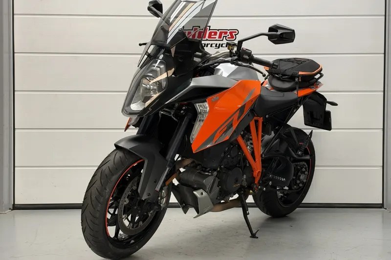 KTM 1290 Super Duke GT (2016)