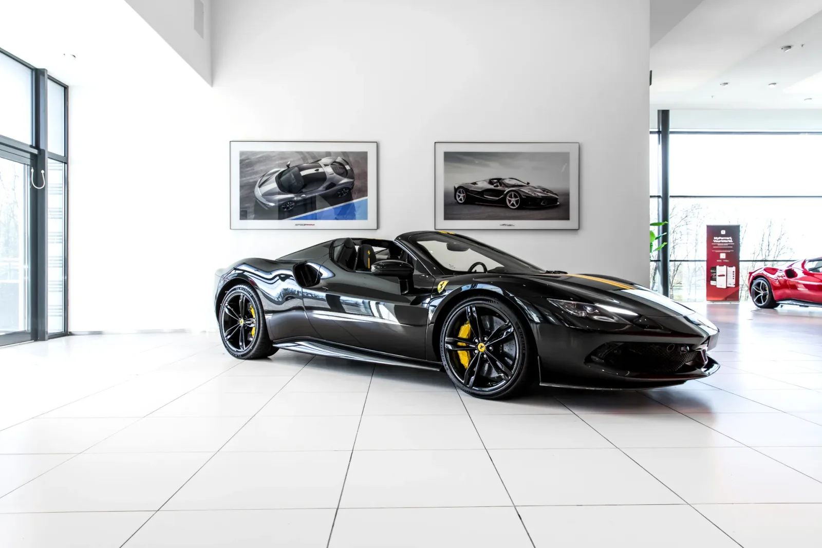 Ferrari 296 GTS (2024) — foto 1