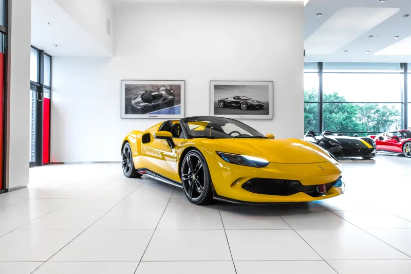 Ferrari 296 GTS (2024)