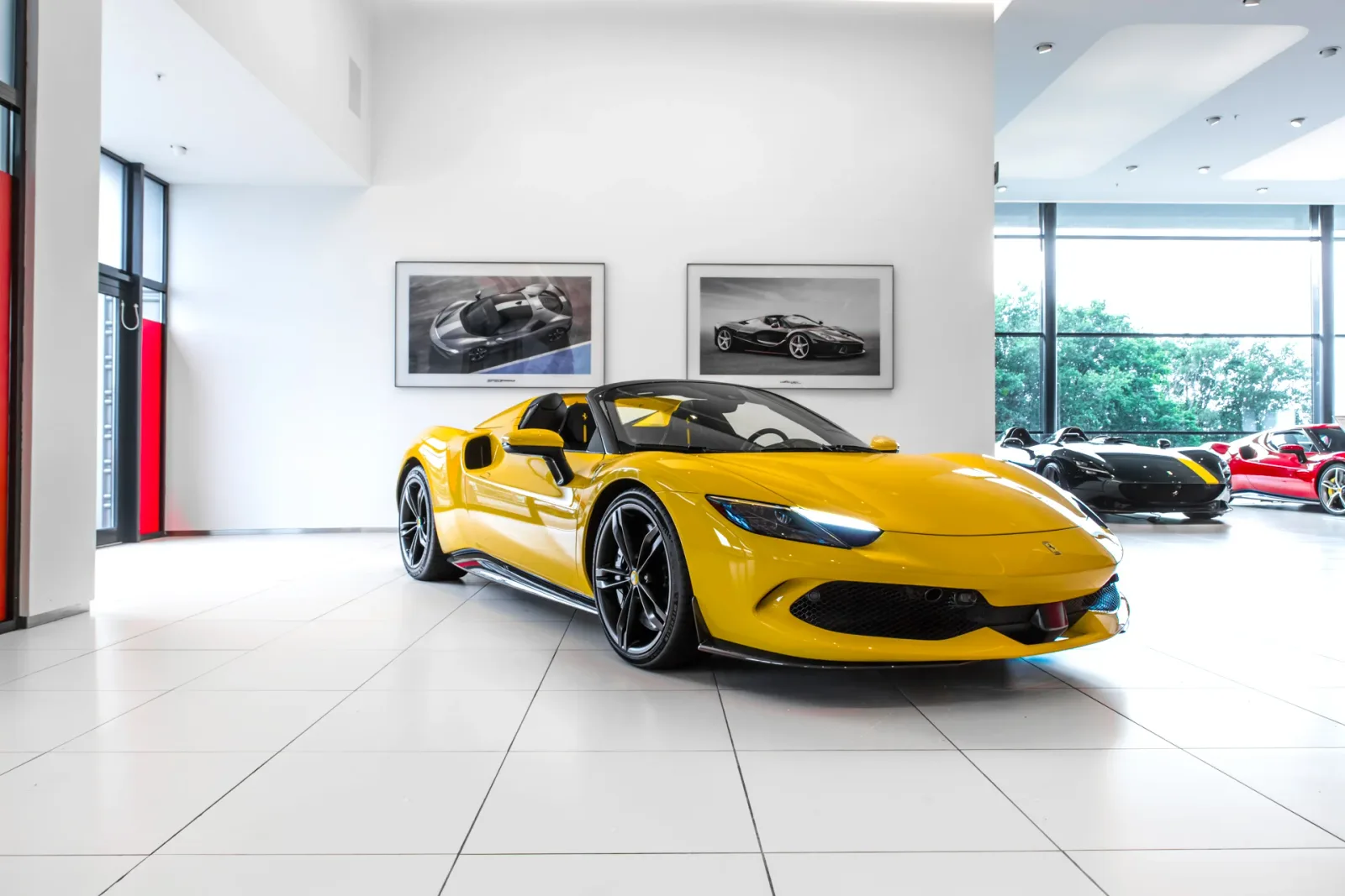 Ferrari 296 GTS (2024) — foto 1