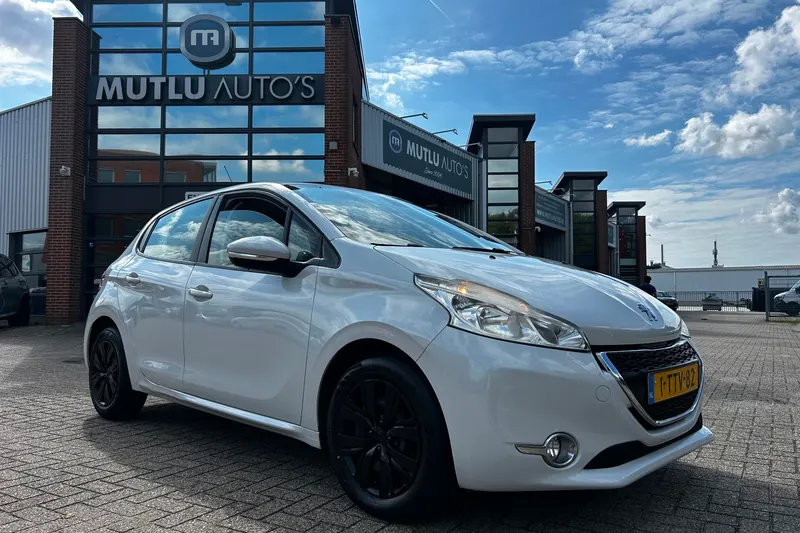 Peugeot 208 (2014)