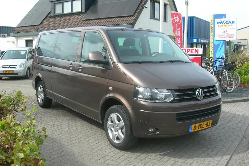 Volkswagen Caravelle (2012)
