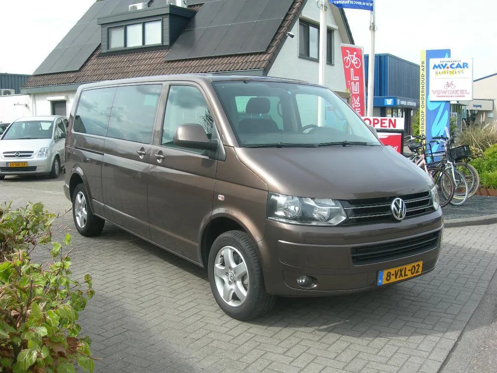 Volkswagen Caravelle (2012) — foto 1