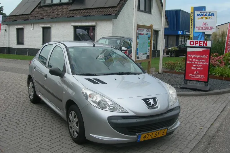 Peugeot 206+ (2010)