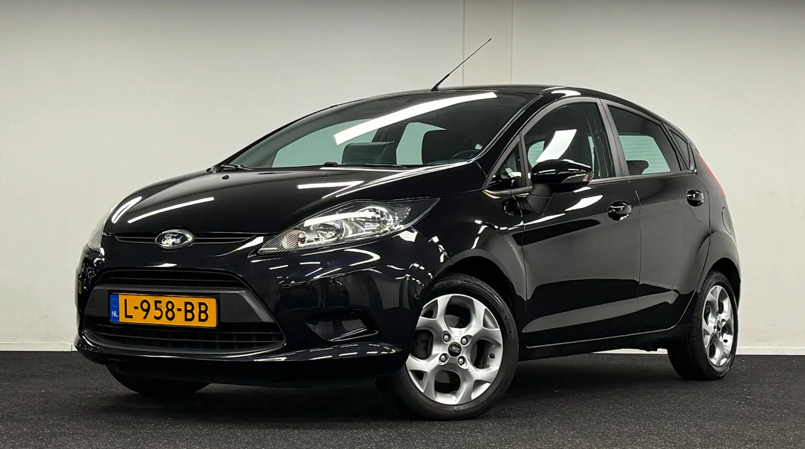 Ford Fiesta (2011) — foto 1