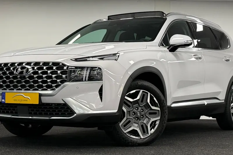 Hyundai Santa Fe (2022)
