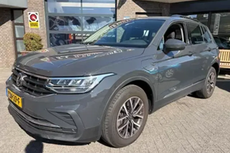 Volkswagen Tiguan (2022)