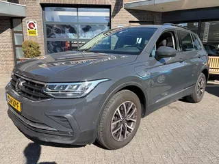 Volkswagen Tiguan (2022) — foto 1