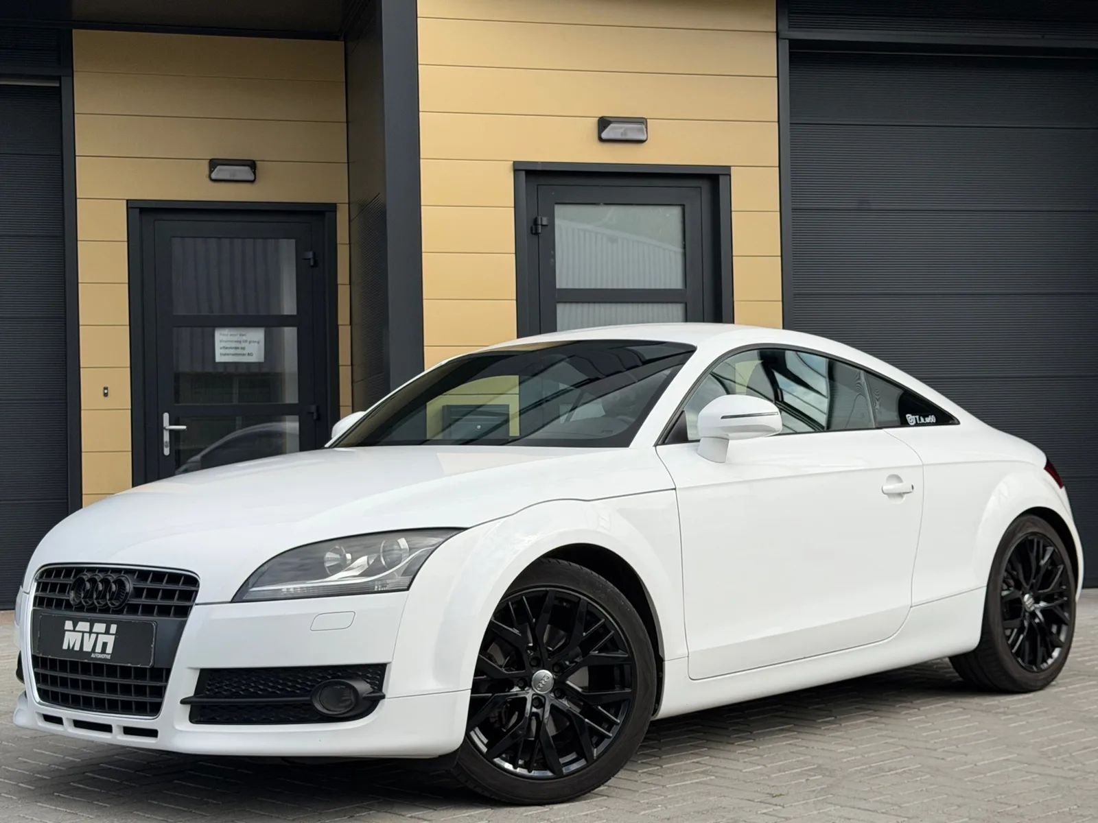 Audi TT (2011) — foto 1