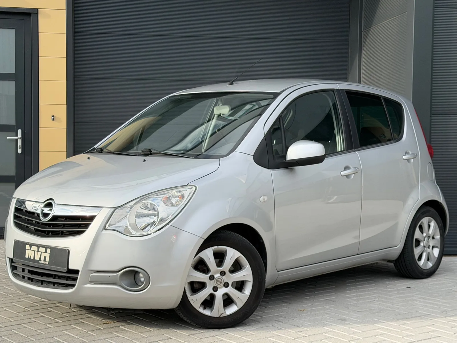 Opel Agila (2008) — foto 1