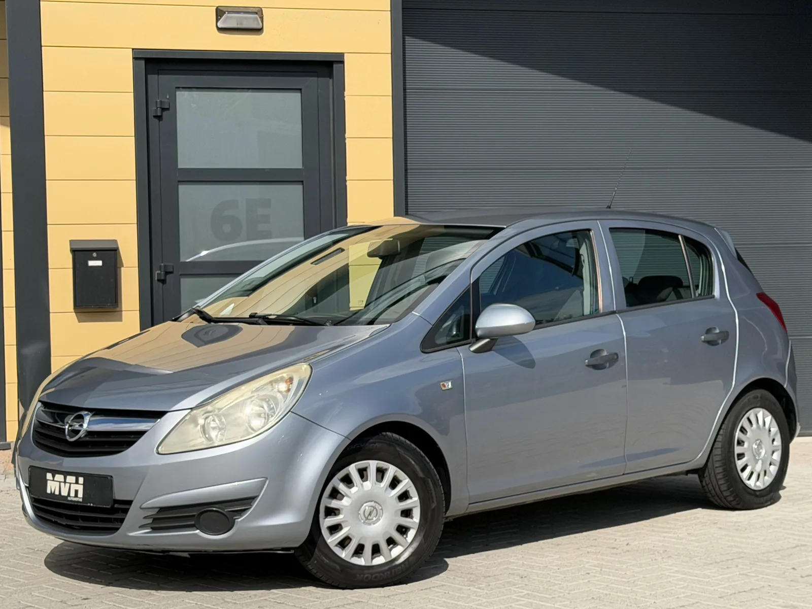 Opel Corsa (2009) — foto 1