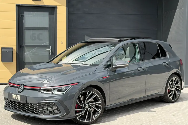 Volkswagen Golf (2023)