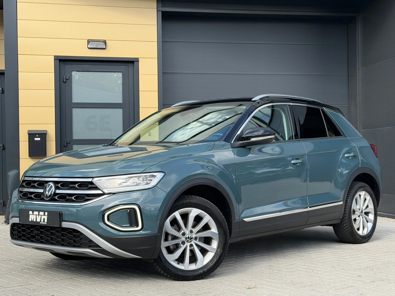 Volkswagen T-Roc (2023) — foto 1