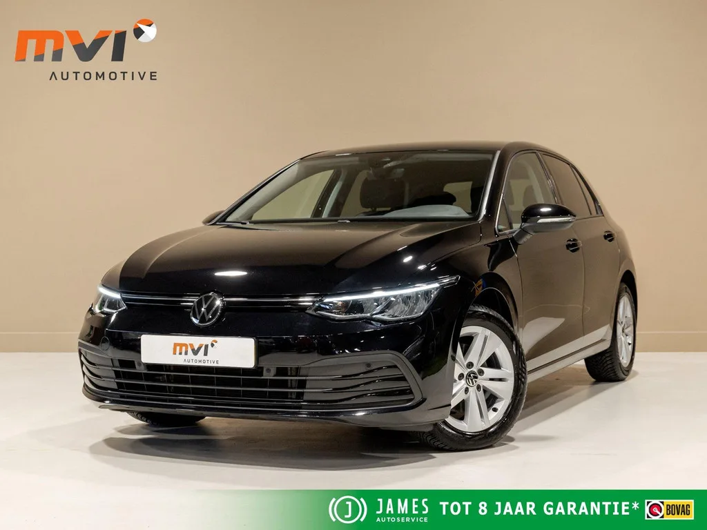 Volkswagen Golf (2024) — foto 1