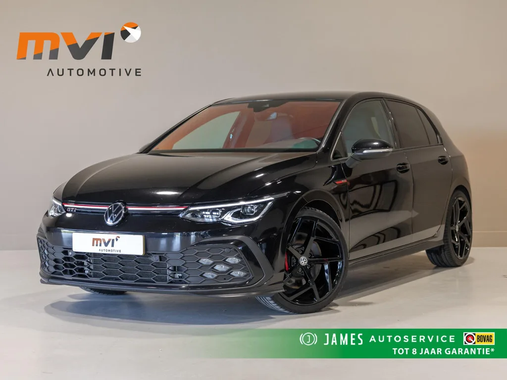 Volkswagen Golf (2021) — foto 1