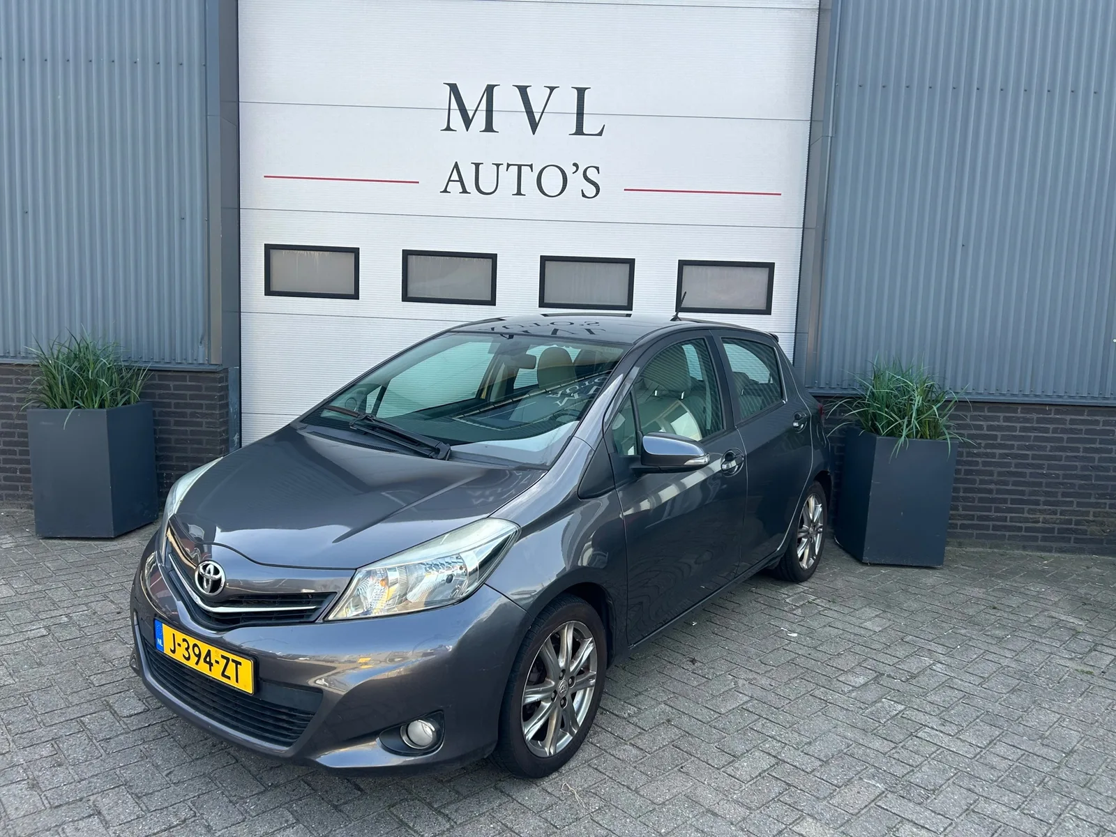Toyota Yaris (2012) — foto 1