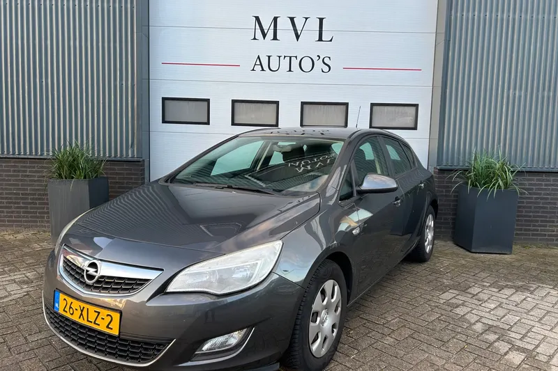 Opel Astra (2012)