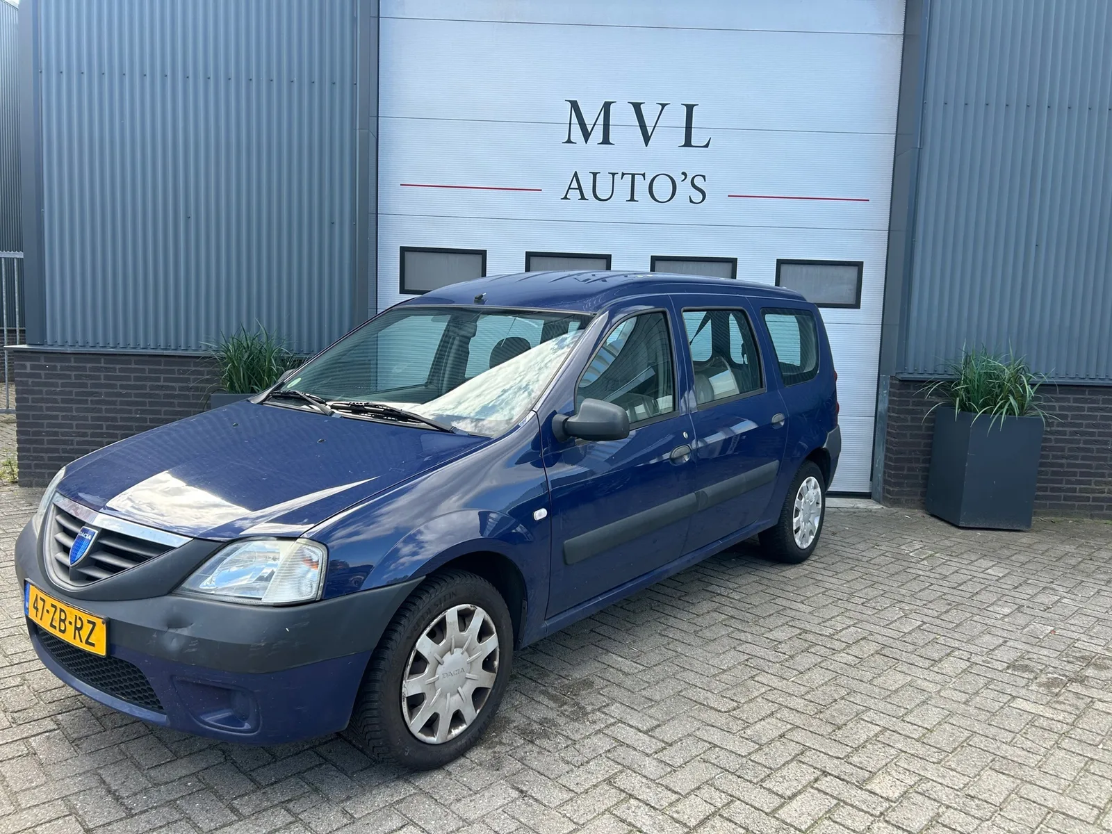 Dacia Logan MCV (2008) — foto 1