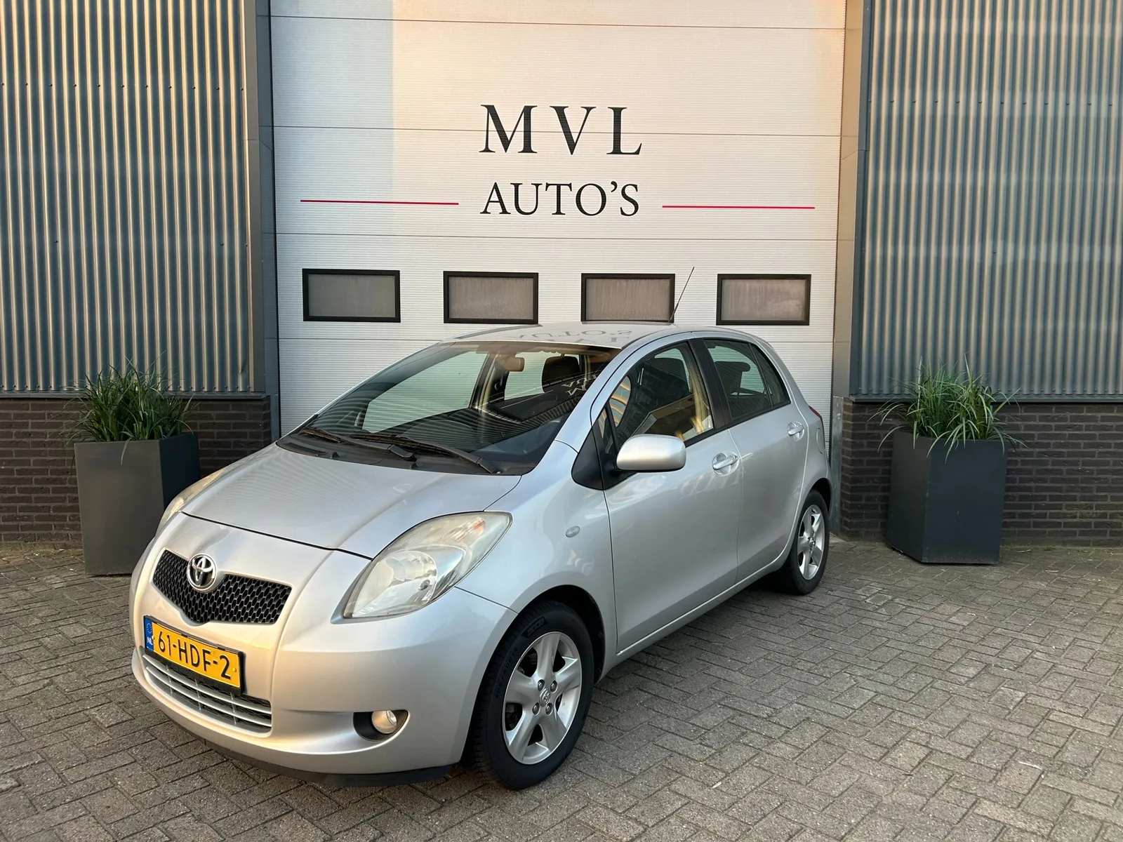 Toyota Yaris (2008) — foto 1