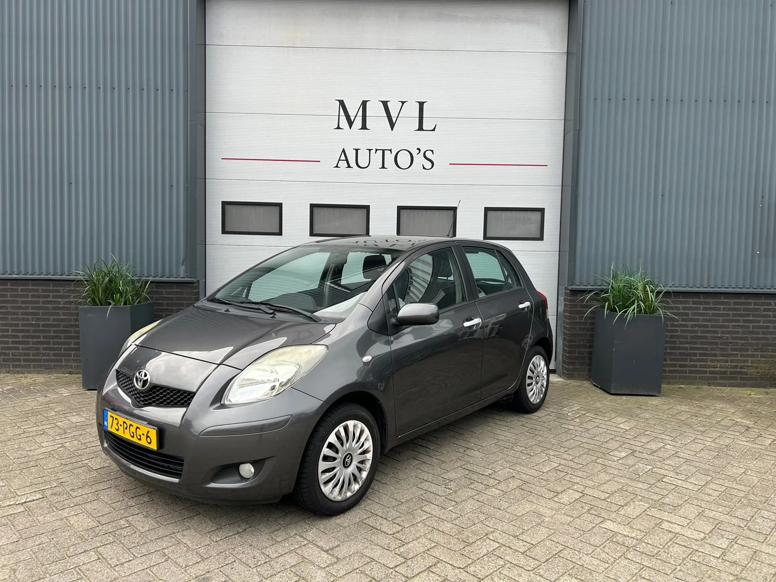 Toyota Yaris (2011) — foto 1