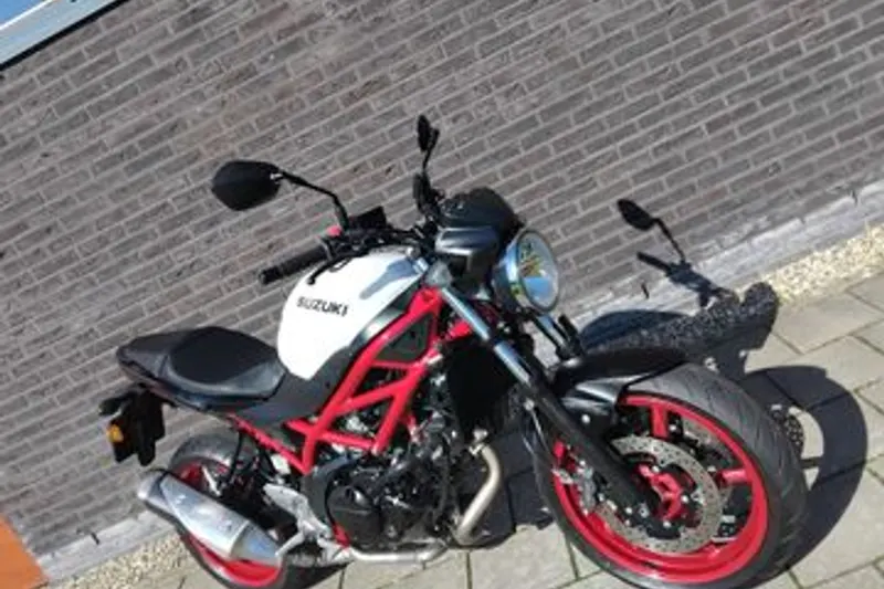 Suzuki SV650 (2022)