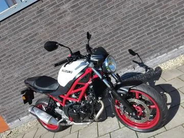 Suzuki SV650 (2022) — foto 1