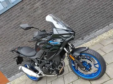 Suzuki SV-7GX (2026) — foto 1