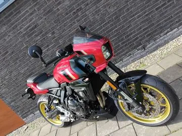 Suzuki GSX-8TT (2026) — foto 1