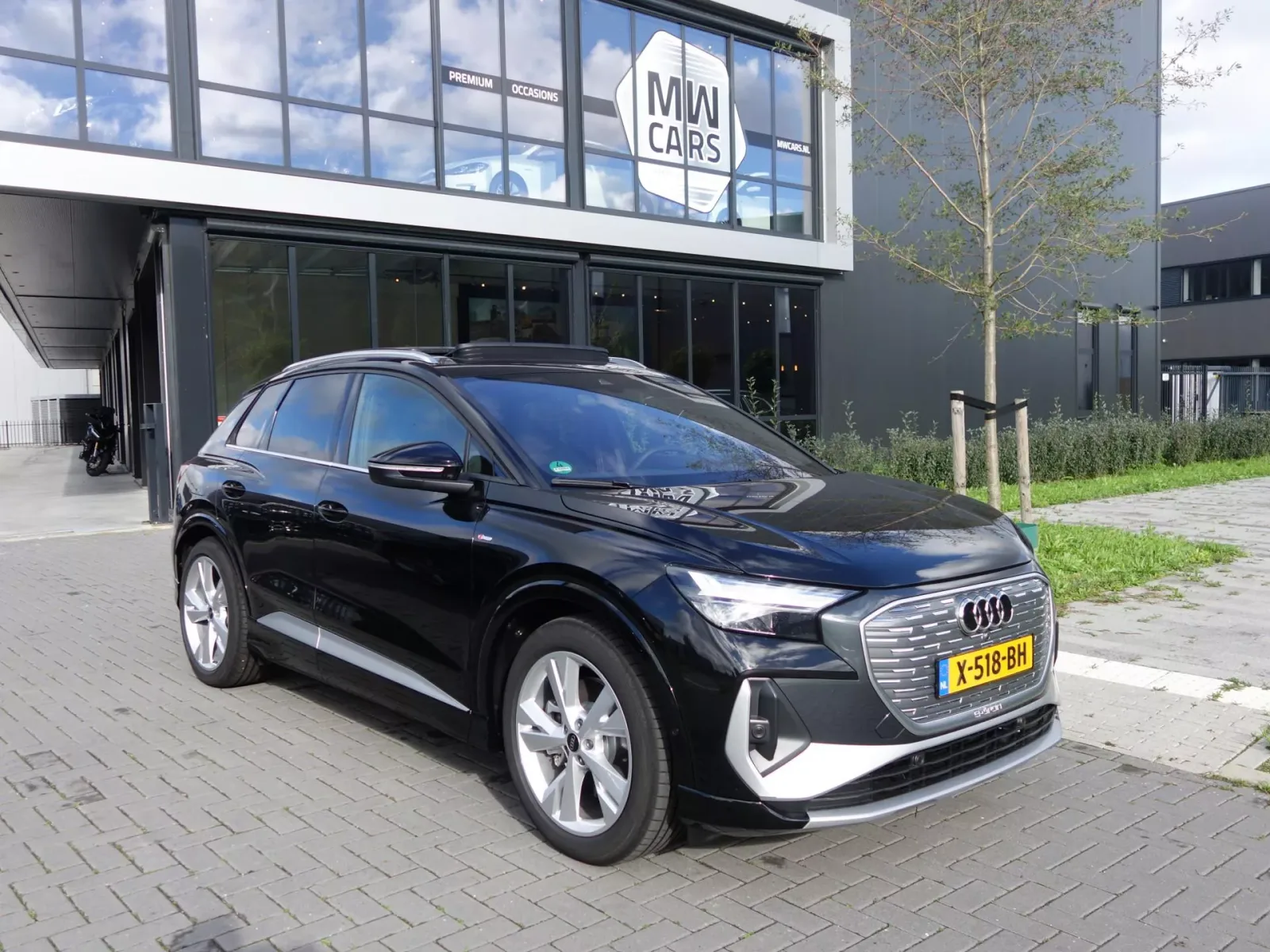 Audi Q4 e-tron (2023) — foto 1