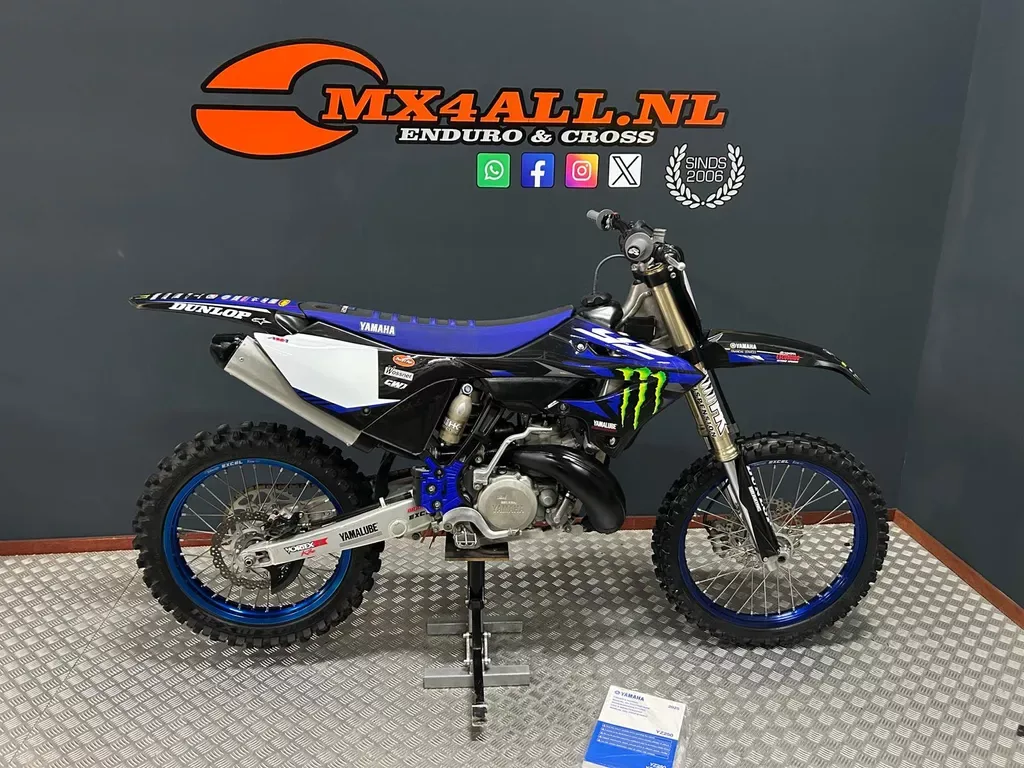 Yamaha YZ 250 (2025) — foto 1