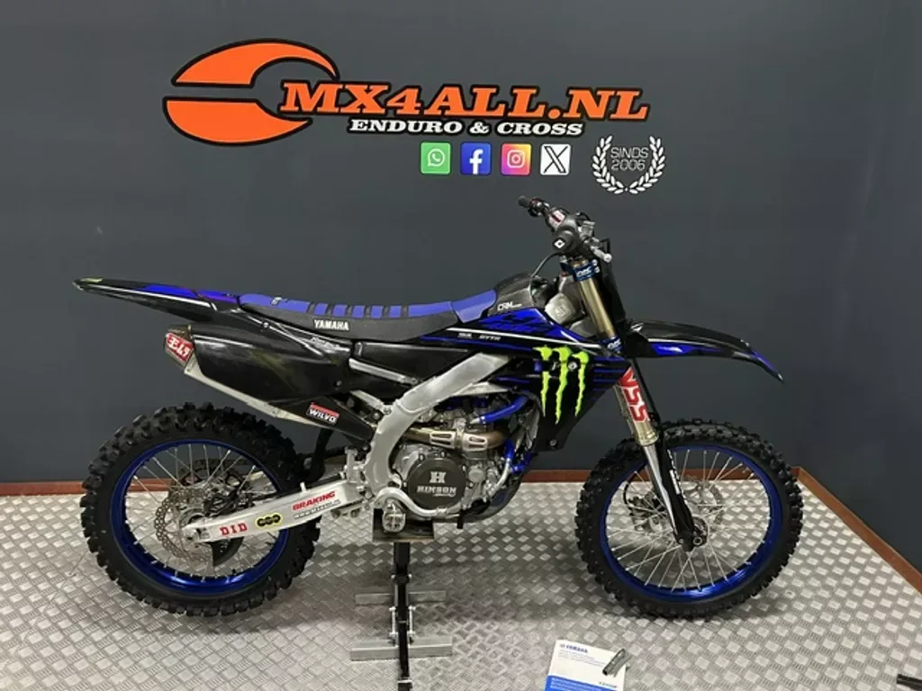 Yamaha YZ 450 F (2022) — foto 1